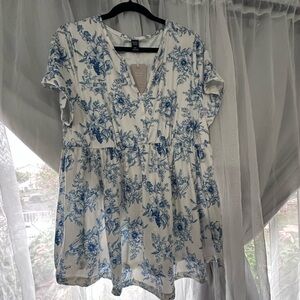 Floral Blue and White Women's Top